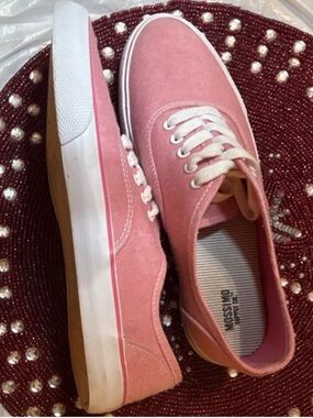 Mossimo Supply Co. Pink Canvas Lace-Up Sneakers